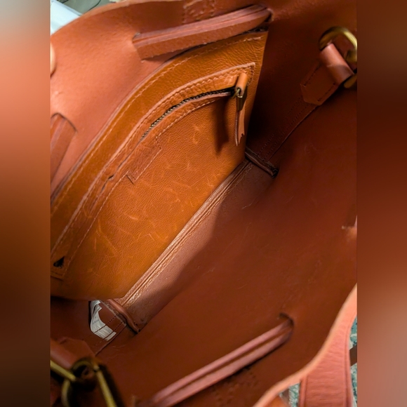 Madewell Small Drawstring Transport Leather Crossbody - Antique Rose ๐น - Picture 16 of 16